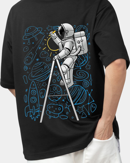 "Galactic Painter" Astronaut Graphic Tee – Explore Style Beyond Limits