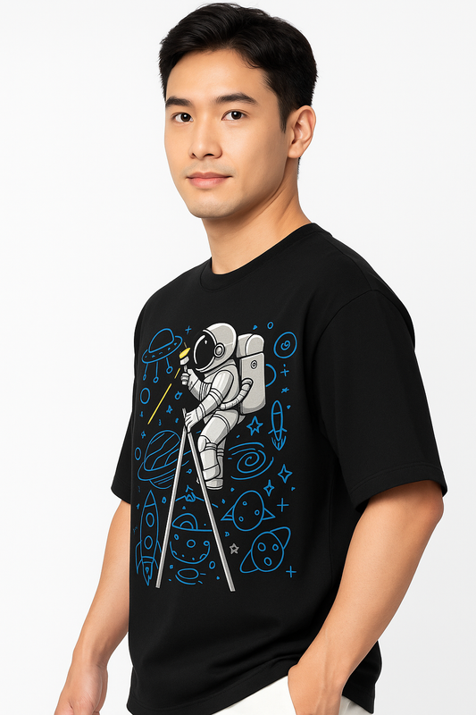 "Galactic Painter" Astronaut Graphic Tee – Explore Style Beyond Limits